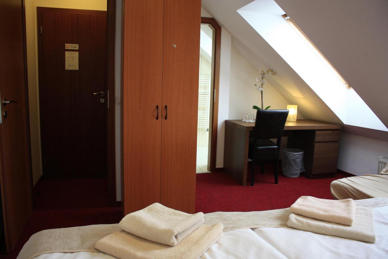 Hotel Premier Trnava Exteriör bild