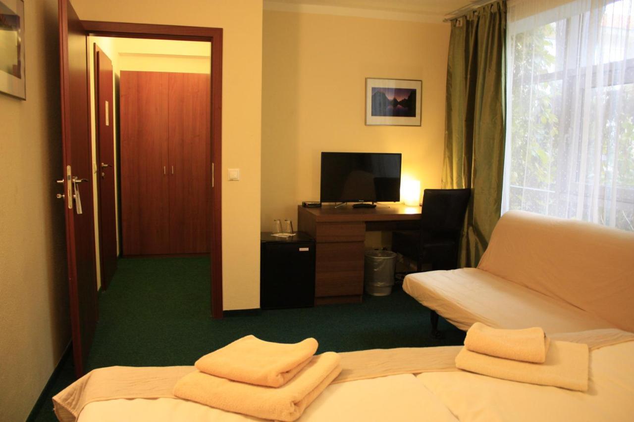 Hotel Premier Trnava Exteriör bild